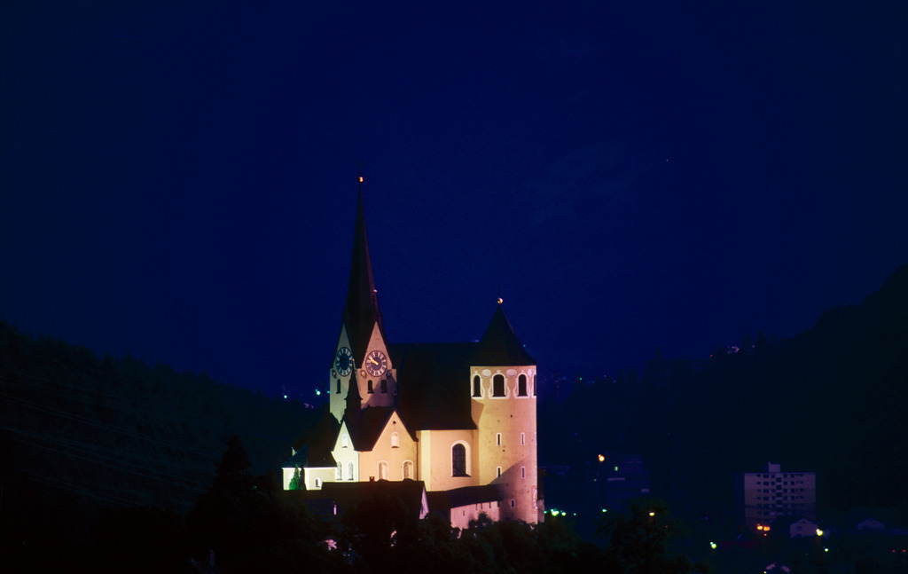 Liebfrauenkirche Rankweil | Rankweil, Austria - February 09, 2010: Liebfrauenkirche Rankweil in der Nacht. - Realisiert mit Pictrs.com