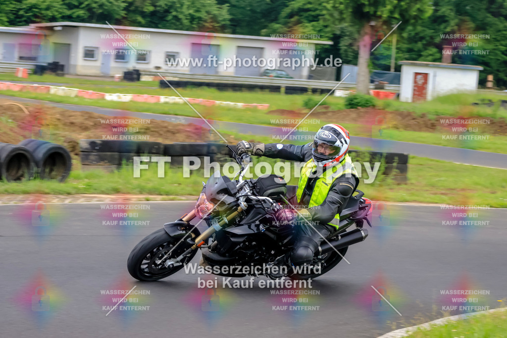 VBK-7011 | Hier findet Ihr Bilder von Touristenfahrten auf der Nürburgring Nordschleife oder von anderen Veranstaltungen die ich besucht habe. Viel Spass beim Durch Schauen 