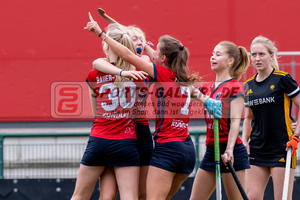 SFE_20231022_0047 | Deutsche Meisterschaft Weibliche U16 Finale Berliner HC - Harvestehuder THC am 22.10.2023 in Köln (Düsseldorfer Hockeyclub 1905 e.V.), Photo: Stephan Fehrmann 2023 (Sports-Gallery)