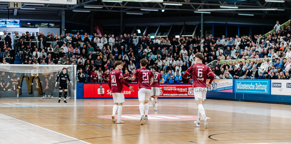 47. Stadtmeisterschaften im Hallenfußball 2025, Endrunde | Stadtmeisterschaften im Hallenfußball 2025, Endrunde, Sporthalle Berg Fidel in Münster. Foto: sportfotografie.ms | Markus Paletta - Realisiert mit Pictrs.com