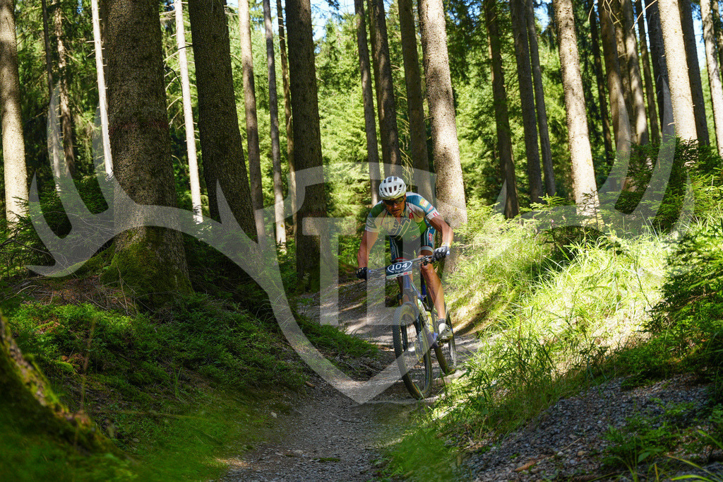 FC604041 | Fotogalerie der Treibjagd im Dunkelwald - Dein MTB Etappenrennen im Erzgebirge - Realisiert mit Pictrs.com