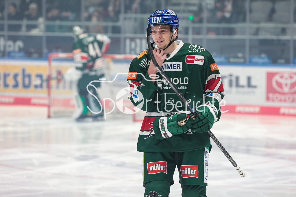 Augsburger Panther - Bietigheim Steelers | Panther Neuzugang Marcel Barinka (AEV #71) in Aktion