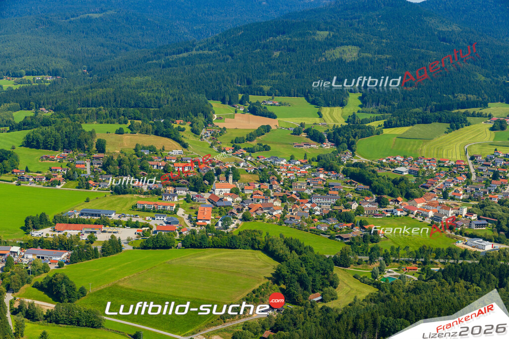 Luftaufnahme von  Drachselsried - Die Luftaufnahme wurde 2025 vom UL-Flugzeug heraus erstellt ( keine Drohne ) - Hochauflösende Luftaufnahme - für professionelle Ausdrucke geeignet. Die Geschenkidee !Mit Lizenz und Bildrechte bestellbar