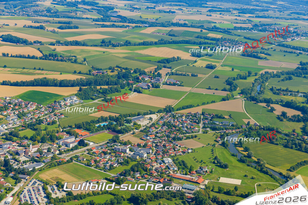 Luftaufnahme von  Ruhstorf an der Rott - Die Luftaufnahme wurde 2025 vom UL-Flugzeug heraus erstellt ( keine Drohne ) - Hochauflösende Luftaufnahme - für professionelle Ausdrucke geeignet. Die Geschenkidee !Mit Lizenz und Bildrechte bestellbar