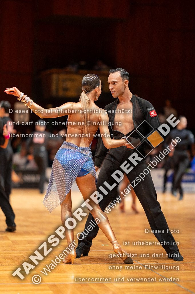 20230812-02632 | Hier finden Sie Tanz Bilder vom Latein und Standard Formationen tanzen. Sportbilder vom Tanzsport. Schöne Fotos und von Weltmeisterschaft, Europameisterschaft, Bundesliga, Regionalliga, Oberliga und Landesliga sowie von GOC Stuttgart, DanceComp, WM Bremen