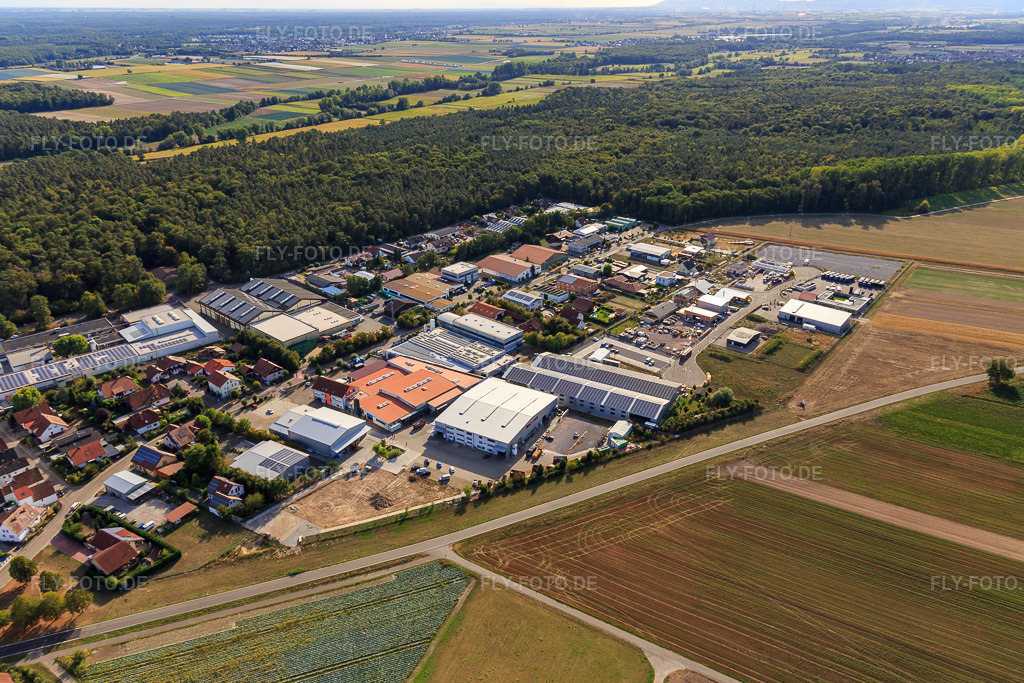 Luftbild: Gewerbergebiet Im Gereut, HGGS LaserCUT GmbH & Co. KG in Hatzenbühl im Bundesland Rheinland-Pfalz in Deutschland. Foto: IMG_117395.jpg vom 06.09.2019 durch Werner Riehm/FLY-FOTO.de