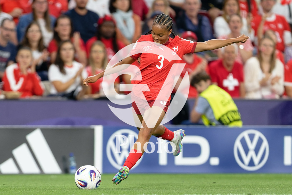 Finland v Switzerland: UEFA Women's EURO 2025 Group A | GENEVA, SWITZERLAND - JULY 10: Leila Wandeler of Switzerland shoots  during the UEFA Women's EURO 2025 Group A match between Finland and Switzerland at Stade de Geneve on July 10, 2025 in Geneva, Switzerland. (Photo by Giuseppe Velletri/Sports Press Photo/Getty Images)