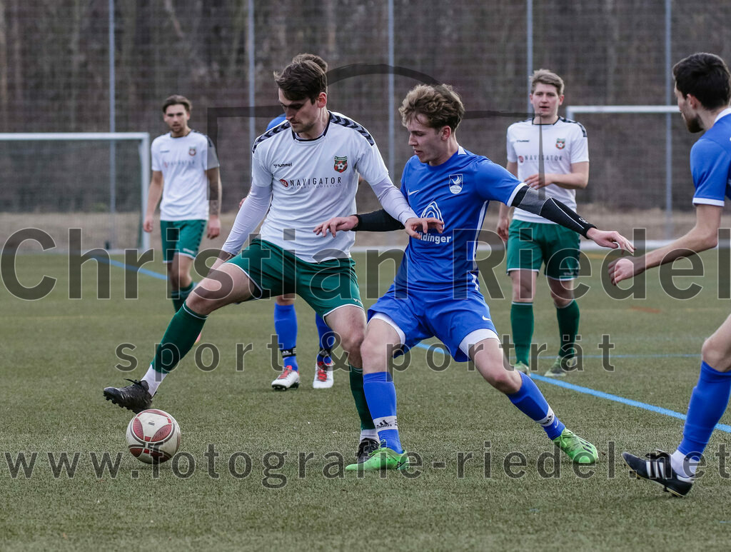 2024-02-17_014_FC_Schwaig_gegen_SV_Kranzberg | Marzling, Deutschland, 17.02.2024:
Fußball, Landesliga Südost 2023 / 2024, Testspiel, FC Schwaig gegen SV Kranzberg, Endergebnis: 4:1

Mario Simak (FC Schwaig, #5), Johannes Lühr (SV Kranzberg, #13)

Foto: Christian Riedel / fotografie-riedel.net