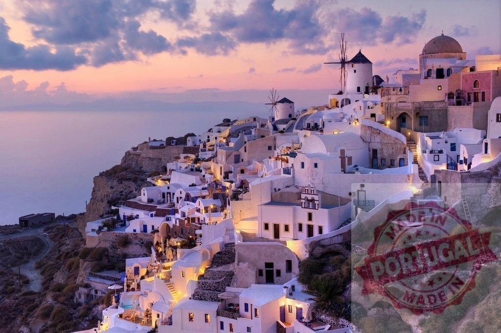 Oia village Santorini at sunset, traditional Greek island architecture | Whitewashed architecture defining the stunning caldera view of Oia village in Santorini - Realized with Pictrs.com