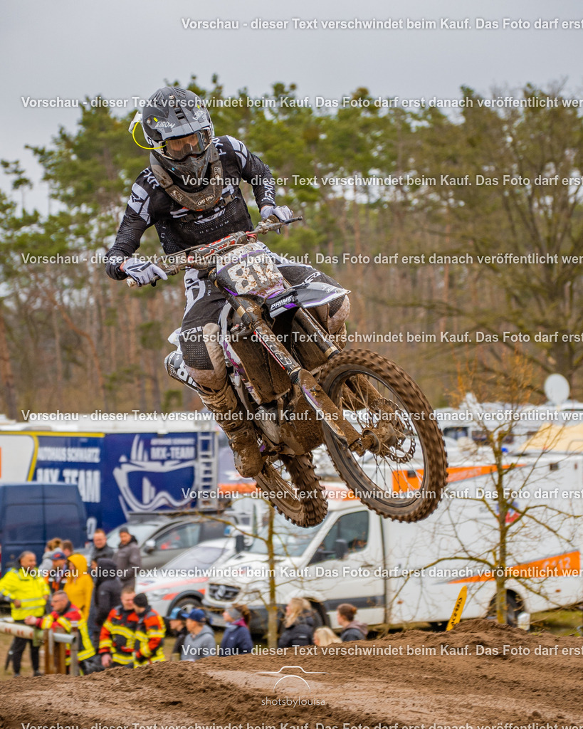 20260412_MCCBensdorf-0463 | Sportfotografin aus Berlin-Brandenburg mit Fokus auf Motocross. Ich halte deine sportliche Leistung und echte Emotionen auf und neben der Strecke professionell fest. Entdecke die Fotos von deinem Rennen und bestelle sie direkt hier im Shop.