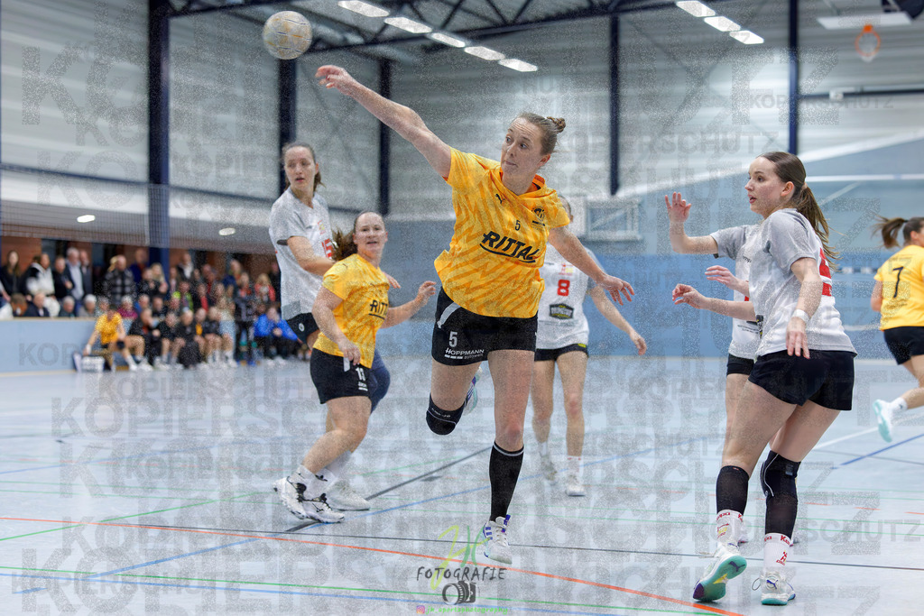 Frauen Oberliga Mitte (HHV); HSG Eibelshausen/Ewersbach - HSG Wettenberg II | Frauen Oberliga Mitte (HHV); HSG Eibelshausen/Ewersbach - HSG Wettenberg II am 13.12.2025 in Steinbrücken (Sporthalle am Hammerweiher)Photo © 2025 - Jörg Heinrich - Realisiert mit Pictrs.com