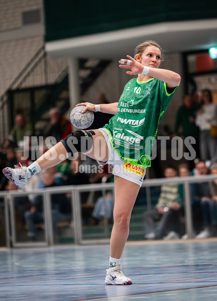 Handball I Frauen I Saison 2025-2026 I 3. Liga Staffel Nord I 13. Spieltag I SC SFN Vechta -Buxtehuder SV II-27 | Svenja Ruhöfer (10, SC SFN Vechta) - Realisiert mit Pictrs.com
