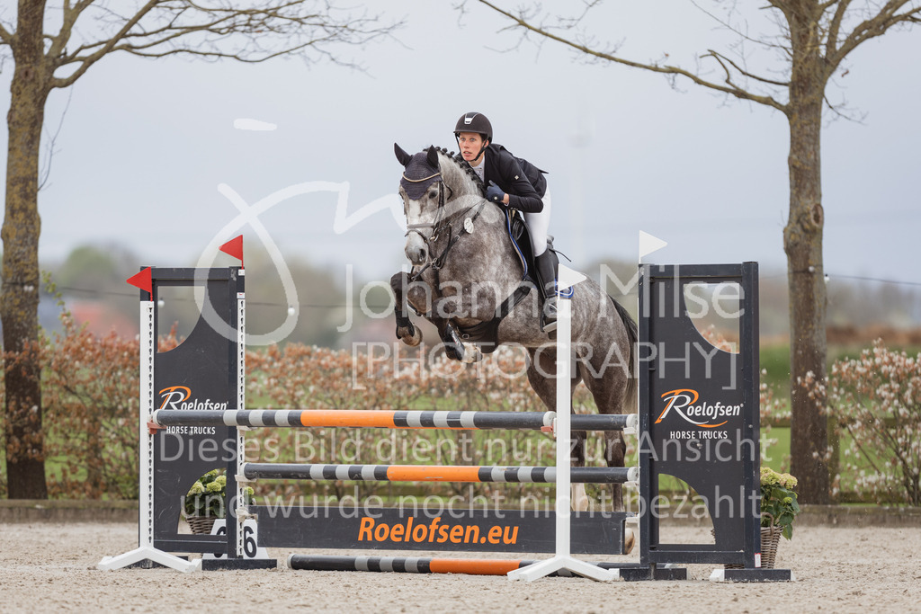 230425_Lemwerder_SprPf-A2St-275 | Deine schönsten Turniermomente als professionelle Fotos! Entdecke hochwertige Pferdesport-Fotografie im Online-Shop. Jetzt Fotos finden & bestellen!