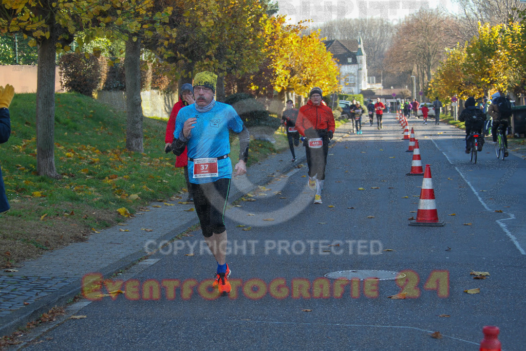 241201_1226_EV4_2467 | Sportfotografie im Rhein-Sieg Kreis, Köln, Bonn, NRW, Rheinland Pfalz, Hessen, etc. Unser Tätigkeitsfeld umfasst den Laufsport vom Volkslauf über den Marathon, Duathlon, Triathon bis zum Ultralauf wie Kölnpfad Ultra oder Schindertrail.