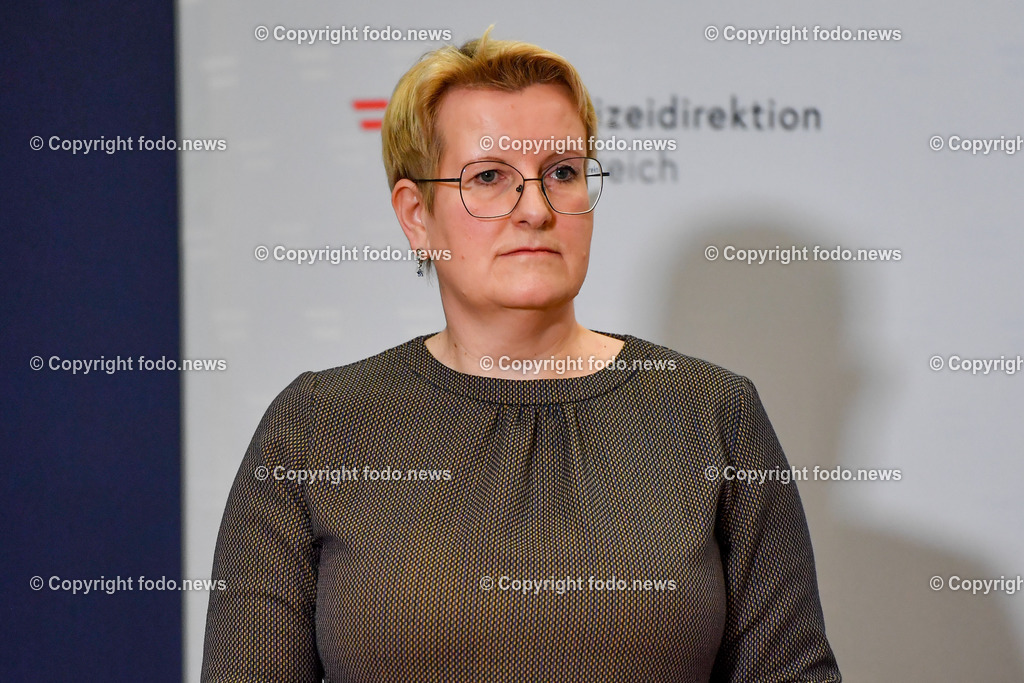Landespolizeidirektion Oberoesterreich_ Pressekonferenz Festnahme Mordversuch Linz-Kleinmuenchen_ 09.01.2023-3 | 09.01.2023, Landespolizeidirektion Oberoesterreich, AUT, Pressekonferenz Festnahme Mordversuch Linz-Kleinmuenchen, im Bild Ulrike Breiteneder (Staatsanwaltschaft Linz)
