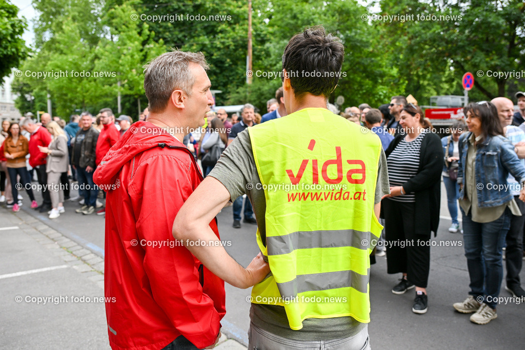 Kundgebung der Gewerkschaft_ Pflege und Gesundheit_ 16.05.2024-3 | 16.05.2024, Linz, AUT, Kundgebung der Gewerkschaft zu Arbeitsbedingungen im Pflege- und Gesundheitsbereich, im Bild Kundgebungsteilnehmer, Younion, OeGB, Vida, GPA, Gewerkschaft