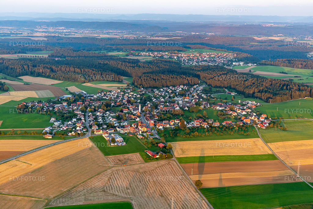 Luftbild: Ortsansicht im Ortsteil Marschalkenzimmern in Dornhan im Bundesland Baden-Württemberg in Deutschland. Foto: IMG_128630.jpg vom 25.08.2021 durch Werner Riehm/FLY-FOTO.de