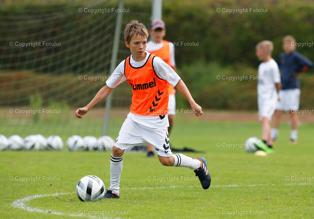 FUSBALLCAMPHERWIGDRECHSEL_16 | bilder, linz, photo, foto, fussball, sport, fotolui, bundesliga