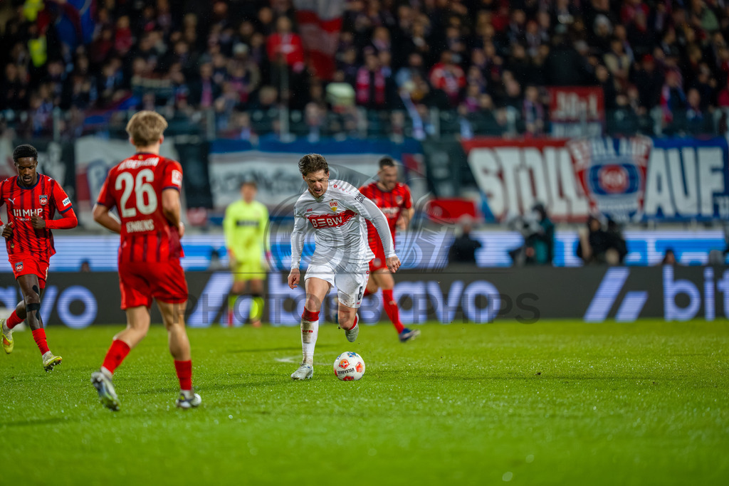 1. FC Heidenheim vs. VfB Stuttgart, Fussball, 1. Bundesliga, 23. Spieltag, Saison 2025/2026, 22.02.2026 | Angelo Stiller (VfB Stuttgart, #06),1. FC Heidenheim vs. VfB Stuttgart, Fussball, 1. Bundesliga, 23. Spieltag, Saison 2025/2026, 22.02.2026Foto: photosbyphips/Philip Ziegler