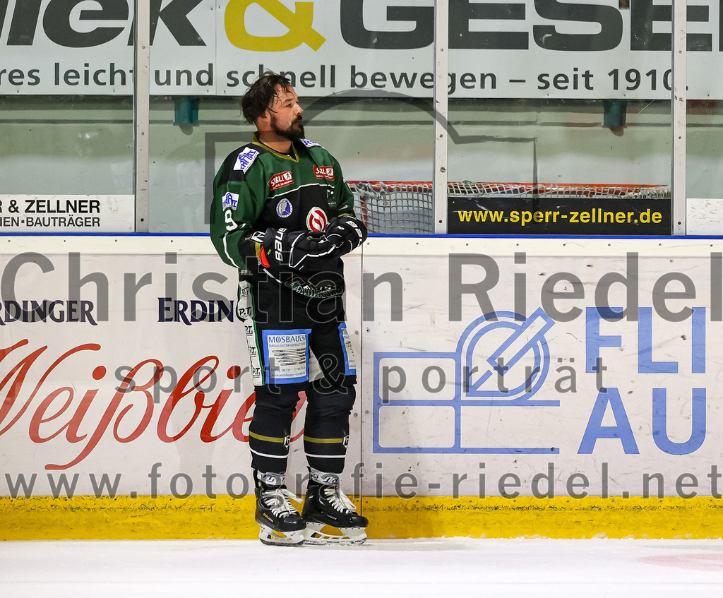 2022-09-23_075_TSV_Erding_gegen_EV_Fuessen | Erding, Deutschland, 23.09.2022:
Eishockey, Bayernliga 2022 / 2023, Testspiel, TSV Erding gegen EV Füssen, Endergebnis: 1:3

Rudolf Lorenz (Erding Gladiators, #91)

Foto: Christian Riedel / fotografie-riedel.net