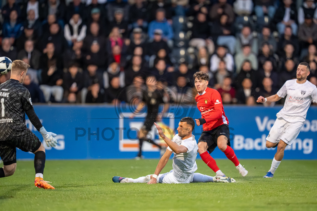 SG Sonnenhof Großaspach vs. SGV Freiberg, Fussball, Regionalliga Suedwest, 30. Spieltag, 22.04.2026 | Elias Rahn (SG Sonnenhof Großaspach, #08) erzielt das 3:0,SG Sonnenhof Großaspach vs. SGV Freiberg, Fussball, Regionalliga Suedwest, 30. Spieltag, 22.04.2026