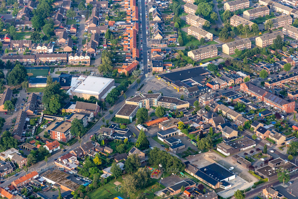Aerial view: Schoolstraat in Enschede in the state Overijssel, Netherlands. – Photo: IMG_008180.jpg taken on 07/18/2020 by Werner Riehm/FLY-FOTO.com – Resolution of the original: 5472 x 3648 px