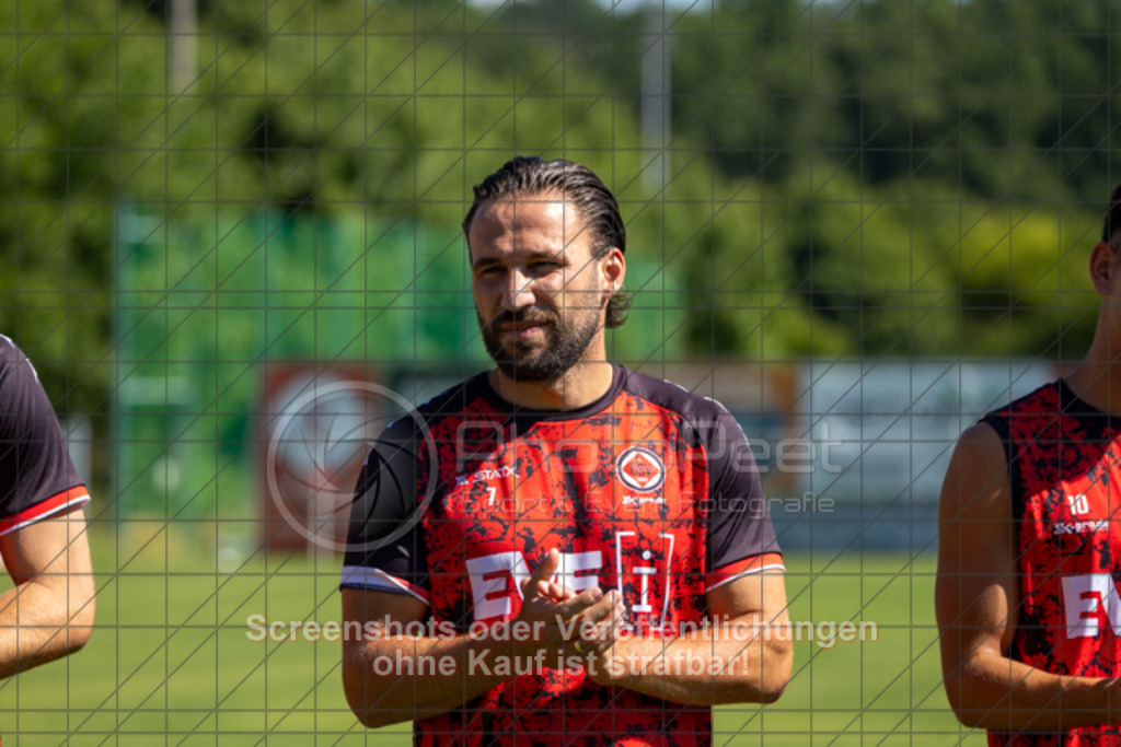 20250629_103731_0444 | #,1.Göppinger SV, Fussball, Oberliga BW - Trainingsauftakt, Saison 2025/2026, Rasensportplatz Stadion SV Göppingen, Hohenstaufenstr. 116, 73033 Göppingen, 29.06.2025 - 10:30 Uhr,Foto: PhotoPeet-Sportfotografie/Peter Harich