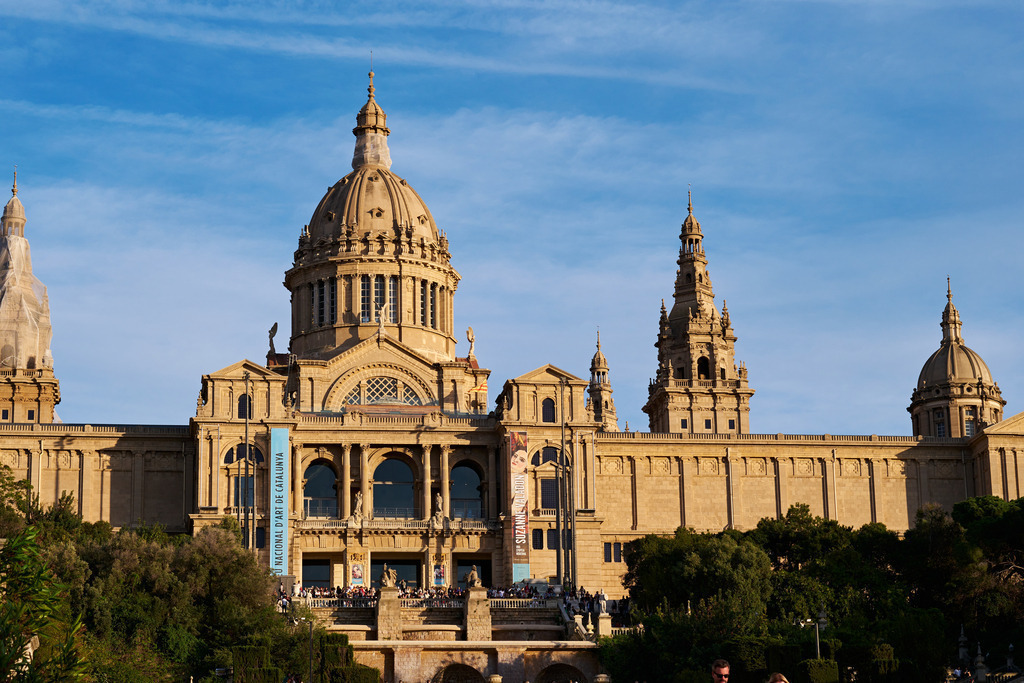 Blick auf das Museu Nacional d'Art de Catalunya | Barcelona, Spanien - May 04, 2024: Blick auf das Museu Nacional d'Art de Catalunya. - Realisiert mit Pictrs.com