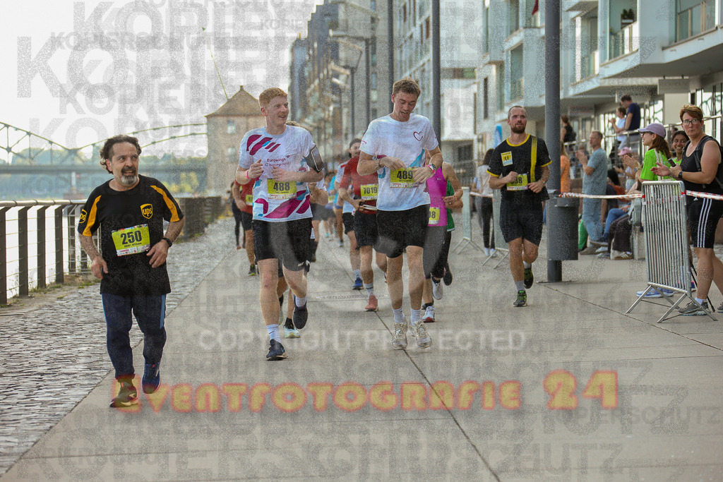 250920_1451_EX1_7946 | Sportfotografie im Rhein-Sieg Kreis, Köln, Bonn, NRW, Rheinland Pfalz, Hessen, etc. Unser Tätigkeitsfeld umfasst den Laufsport vom Volkslauf über den Marathon, Duathlon, Triathon bis zum Ultralauf wie Kölnpfad Ultra oder Schindertrail.