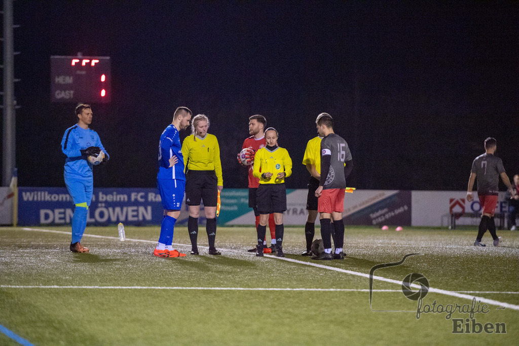 FC Rastede-FC Hude | Herren Bezirksliga; FC Rastede (blau)-FC Hude (grau) am 27.03.2024; in Rastede (Sportanlage Köttersweg), Photo: Philip Eiben 2024 - Realisiert mit Pictrs.com