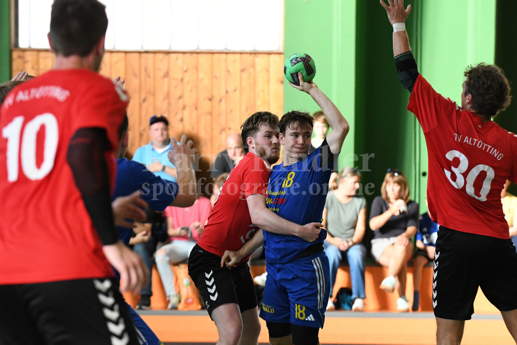 SSG Metten : TV Altötting |  Emanuel Pirzer (SSG Metten #18) - Realisiert mit Pictrs.com