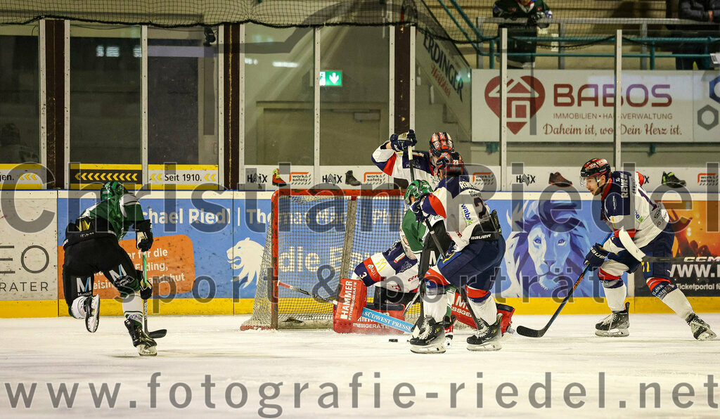 2024-01-05_029_TSV_Erding_gegen_VfE_Ulm-Neu-Ulm | Erding, Deutschland, 05.01.2024:
Eishockey, Bayernliga Vorrunde 2023 / 2024, 22. Spieltag, TSV Erding gegen VfE Ulm/Neu-Ulm, Endergebnis: 7:6

Foto: Christian Riedel / fotografie-riedel.net