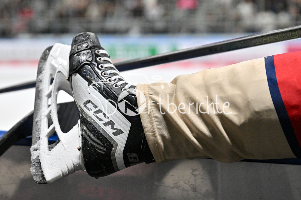Augsburger Panther - Nürnberg Ice Tigers | CCM Schlittschuh / Eishockey / Eis / Hockey, Symbolbild / DEL: Augsburger Panther - Nuernberg Ice Tigers, Curt Frenzel Stadion am 06.12.2024