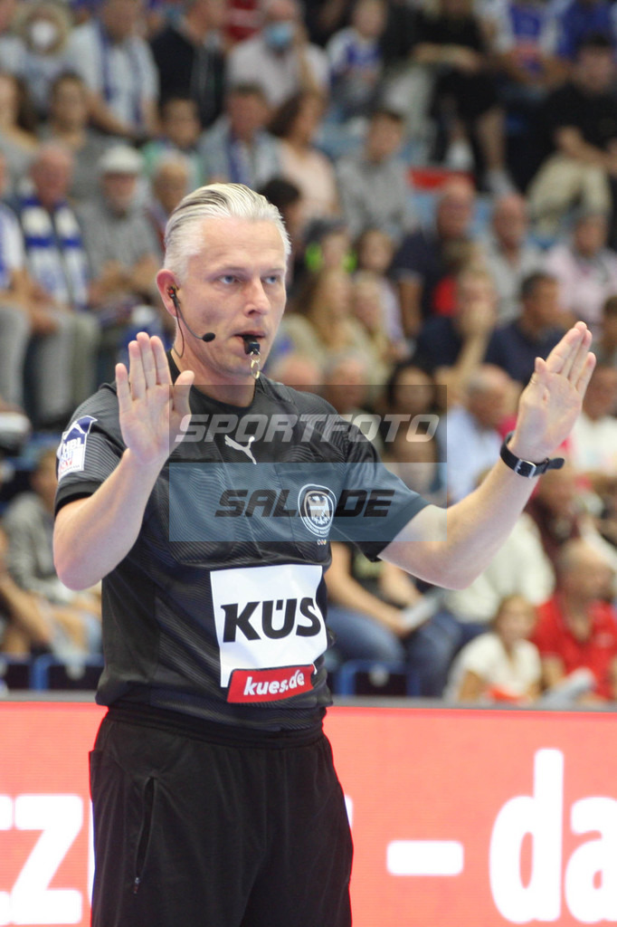 VFL Gummersbach - ASV Hamm | Referee Robert Schulze - © Sportfoto-Sale (MK) - Realisiert mit Pictrs.com