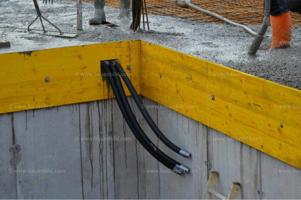 bib-lg17-elektroinstallation-0071 | Nach LV-Leistungsgruppen sortierte Detailfotos über den Bau eines Hauses. Alle Hausbau-Bilder direkt vom Urheber und Autor der Website Haus-Selber-Bauen.com