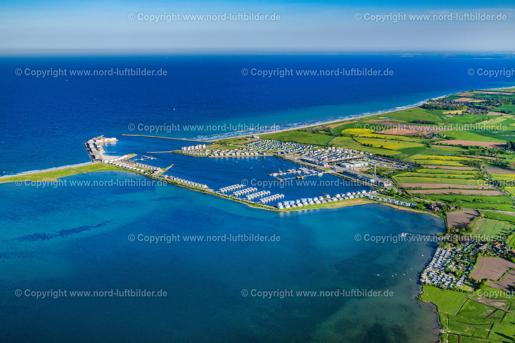 Olpenitz_ELS_2852170524 | KAPPELN 01.05.2024 Ferienhaus Anlage in Olpenitz von NOVASOL AS und H&amp;P Residenz Bollwark in Kappeln im Bundesland Schleswig-Holstein. Weiterführende Informationen bei: Gerald Kretschmer,  NOVASOL A/S,  Olpenitz Grund GmbH & Co. KG. // Holiday home complex in Olpenitz from NOVASOL AS and H&amp;P Residenz Bollwark in Kappeln in the state of Schleswig-Holstein. Further information at: Gerald Kretschmer,  NOVASOL A/S,  Olpenitz Grund GmbH & Co. KG. Foto: Martin Elsen