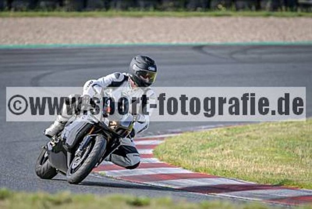 spof3528 | Professionelle Fotos von Sportveranstaltungen, aber auch Hochzeiten und anderen Events. - Realisiert mit Pictrs.com