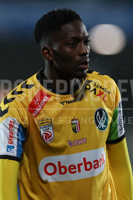 TSV Egger Glas Hartberg vs SV Oberbank Ried – Austrian Bundesliga Match | The image shows Joris Boguo (Ried), at the Bundesliga match TSV Hartberg vs SV Ried at Profertil Arena Hartberg. 22.11.2025