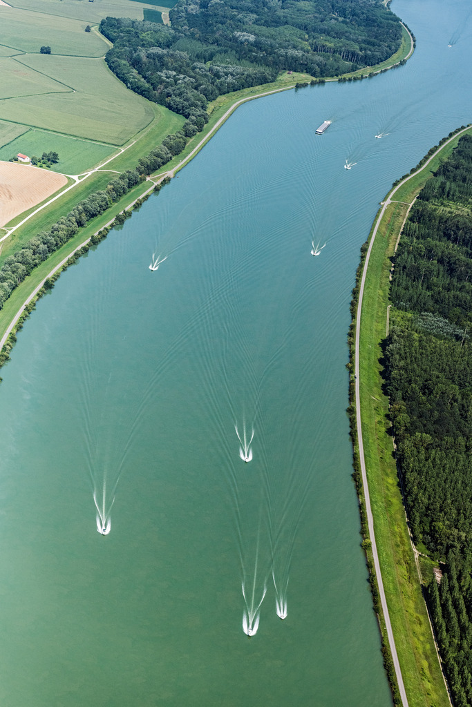 dr__0011881.jpg | STRENGBERG 20.07.2018 Sportboot - in Fahrt auf der Donau in Strengberg in Niederösterreich, Österreich. // Sport boat - rowing boat ride in auf of Donau in Strengberg in Lower Austria, Austria. Foto: Daniel Reiter