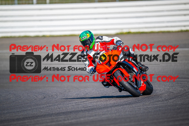 MaZZes_FotoMatrix_230410_4303 | GELB