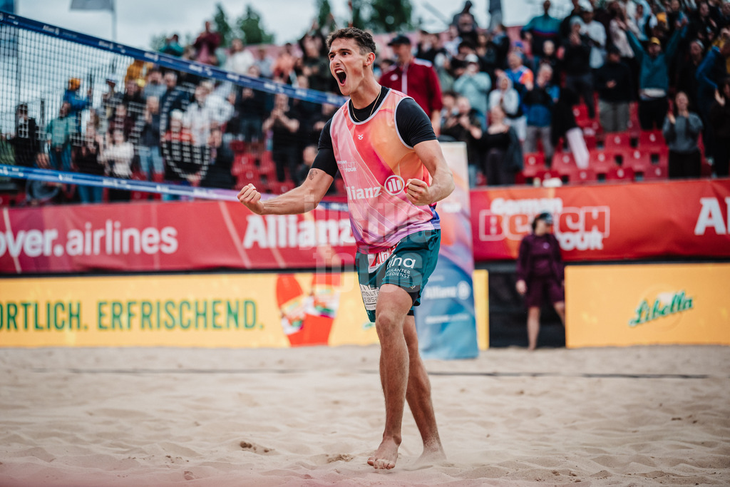 Beachvolleyball | Männer | Allianz German Beach Tour 2025 | Tourstop Berlin | 22.08.2025 | Hennes Nissen jubelt