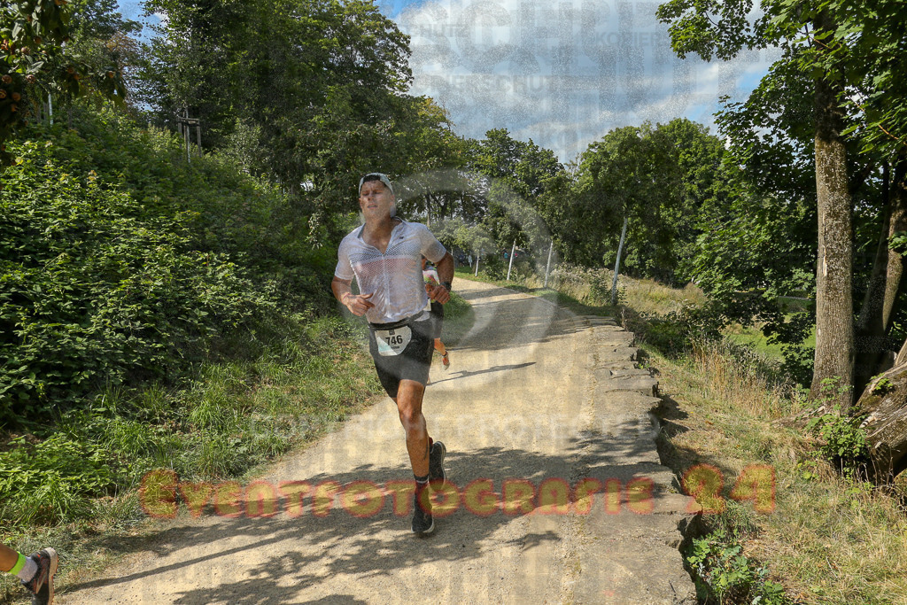 250824_1448_EX1_7617 | Sportfotografie im Rhein-Sieg Kreis, Köln, Bonn, NRW, Rheinland Pfalz, Hessen, etc. Unser Tätigkeitsfeld umfasst den Laufsport vom Volkslauf über den Marathon, Duathlon, Triathon bis zum Ultralauf wie Kölnpfad Ultra oder Schindertrail.