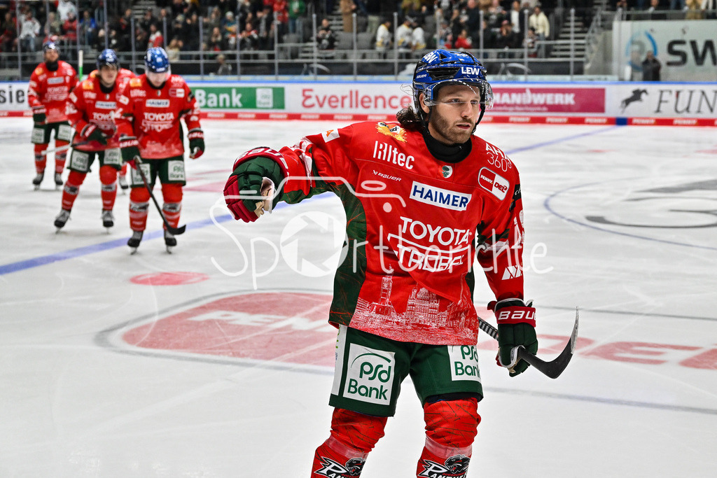 Augsburger Panther - Kölner Haie | Jubel der Panther nach dem Treffer zum 1-1 durch Anthony LOUIS (Augsburger Panther #18) / Tor / Torschuetze / Freude / Happy / DEL: Augsburger Panther - Kölner Haie; Curt Frenzel Stadion am 26.09.2025