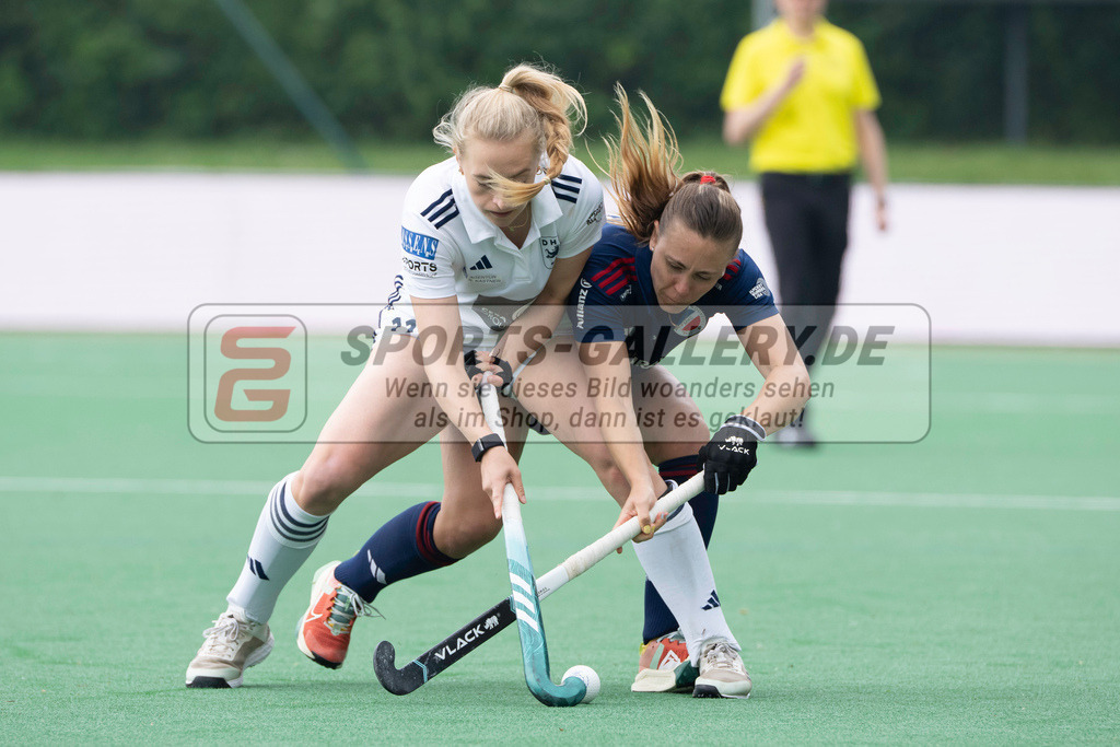 Final4_20240519-1134-0029 | Bonn, Deutschland, 19.05.2024: Sara Strauss (Duesseldorfer HC) in Aktion waehrend des Spiels der Deutsche Feldhockey-Meisterschaften 2024 zwischen Final 4 Damen Finale Düsseldorfer HC - Mannheimer HC im Bonner THV am 19.05.2024 in Bonn, Deutschland. (Foto von Stephan Fehrmann)

Bonn, Germany, 19.05.2024: Sara Strauss (Duesseldorfer HC) in action during the game of Deutsche Feldhockey-Meisterschaften 2024 between Final 4 Damen Finale Düsseldorfer HC - Mannheimer HC in Bonner THV at 19.05.2024 in Bonn, Deutschland. (Foto from Stephan Fehrmann)