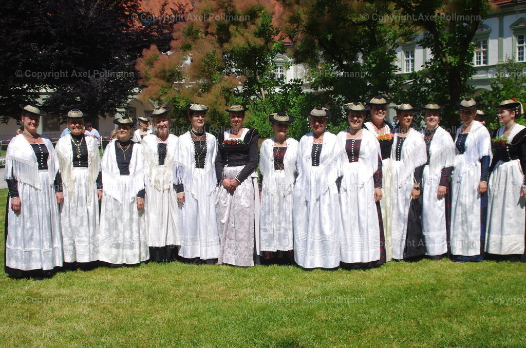 IMGP4748 | fotografiert von Axel PollmannLeonhardi Wallfahrt Benediktbeuern und Murnau, Fronleichnam, Fasching, Landschaft im Loisachtal und Benediktbeuern  - Realisiert mit Pictrs.com