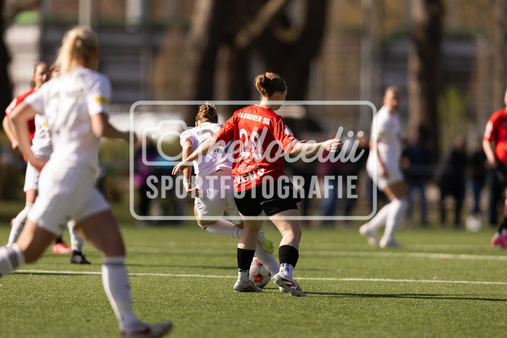 Fußball I Frauen I Saison 2025-2026 I Regionalliga Nord I 16. Spieltag I Hannover 96 - SpVg Aurich-41 | realhellocedii - Realisiert mit Pictrs.com