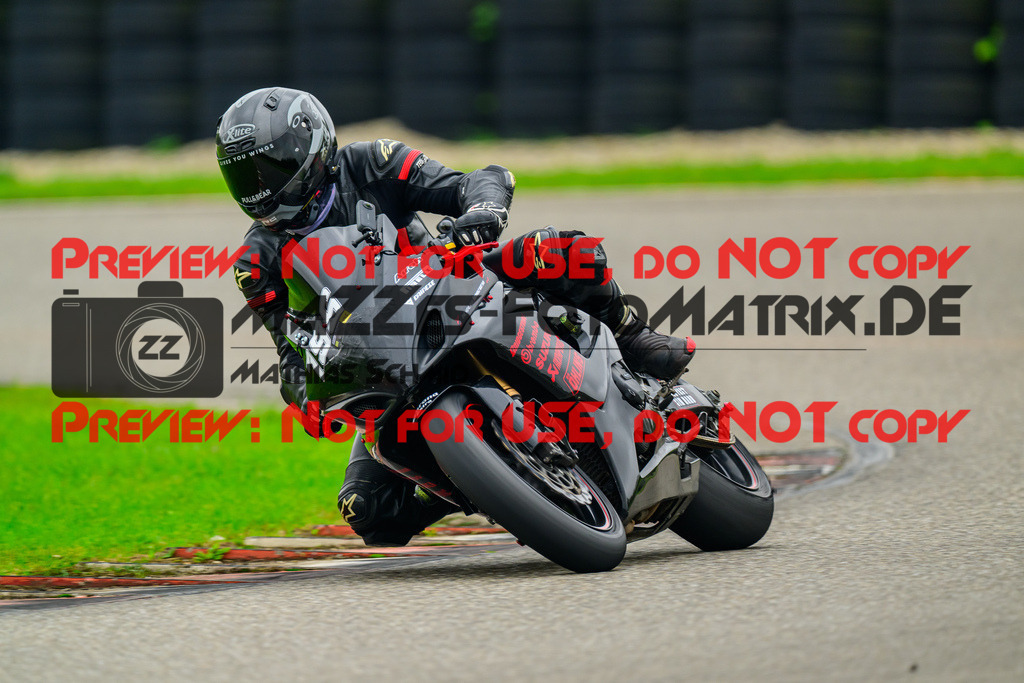 MaZZes_Fotomatrix_20241003_6007705_4081 | GELB