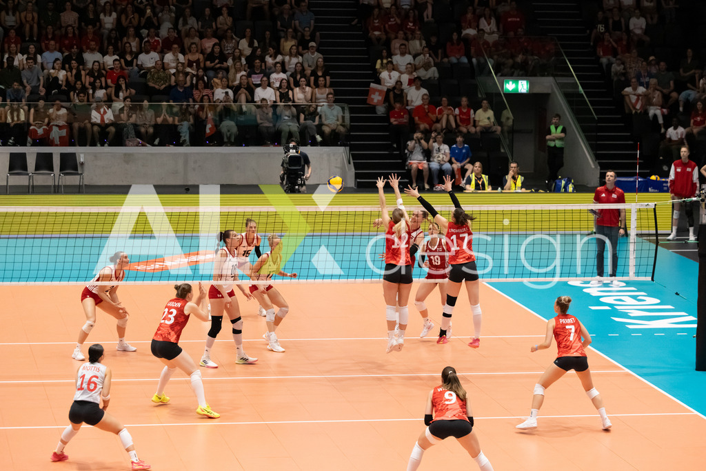 Austria v Switzerland - CEV European League Women | KRIENS, SWITZERLAND - JUNE 14: KORA MARINA SCHABERL of Austria attack / spike against FABIANA BRANCA of Switzerland and JULIE LENGWEILER of Switzerland double block during the CEV European League match between Austria and Switzerland at Pilatus Arena on June 14, 2026 in Kriens, Switzerland. - Realisiert mit Pictrs.com