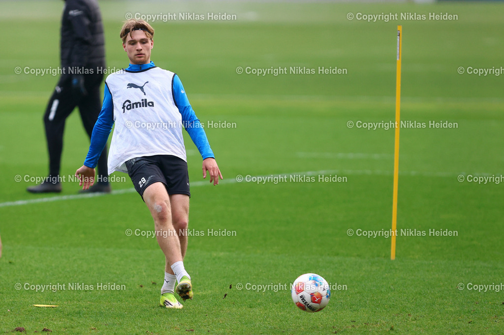NH_HolsteinKiel_Training_17032026 | #29 Niklas Niehoff (Holstein Kiel)Fußball I Herren I Training I Saison 2025-2026 I Holstein Kiel I 17.03.2026 I Citti-Fußballpark
