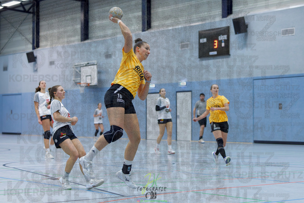 Frauen Oberliga Mitte (HHV); HSG Eibelshausen/Ewersbach - HSG Wettenberg II | Frauen Oberliga Mitte (HHV); HSG Eibelshausen/Ewersbach - HSG Wettenberg II am 13.12.2025 in Steinbrücken (Sporthalle am Hammerweiher)Photo © 2025 - Jörg Heinrich - Realisiert mit Pictrs.com